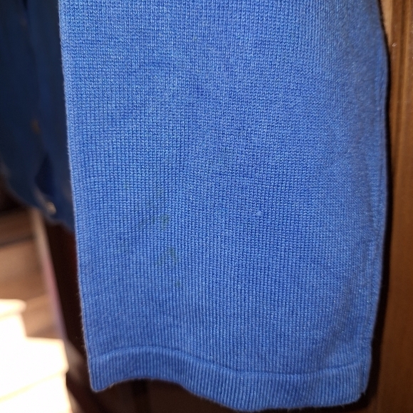 A Foxcroft ladies Silk blend cardigan sweater in a size medium.  Pre-loved - Picture 5 of 8